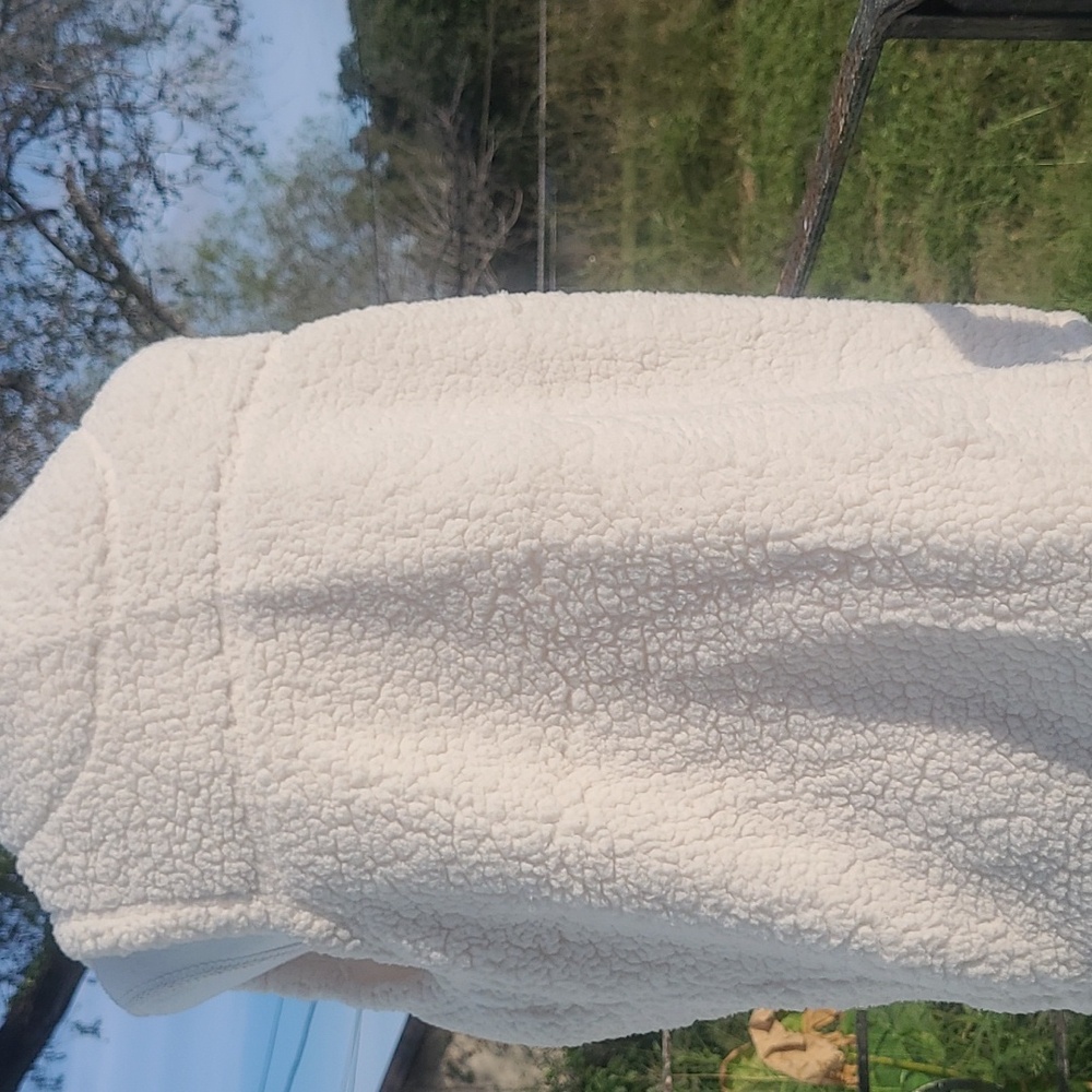 Vest - Picture 5 of 8